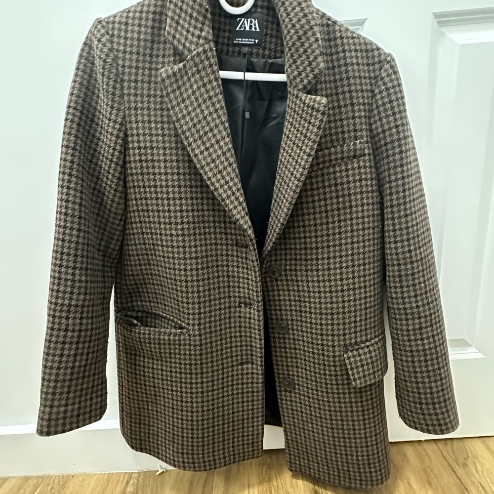 Zara women’s Classic Brown Checkered Blazer